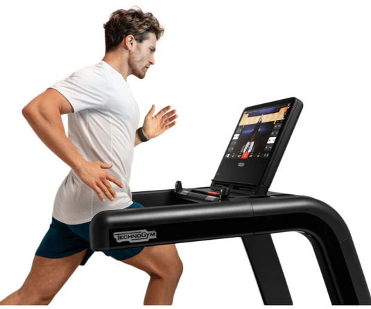 Technogym Run Artis Unity 3.0 — Профессиональная беговая дорожка с